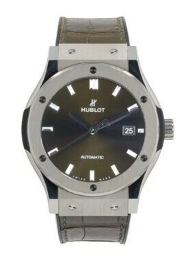 Hublot Classic Fusion Titanium Green Dial 42mm Automatic Mens 542.NX.8970.LR
